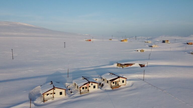 Erzincan’da Yüksek Kesimlerde Kar Yağışı Etkili Oluyor