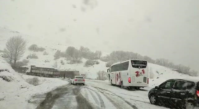 Tunceli-Erzincan karayolu tır trafiğine açıldı