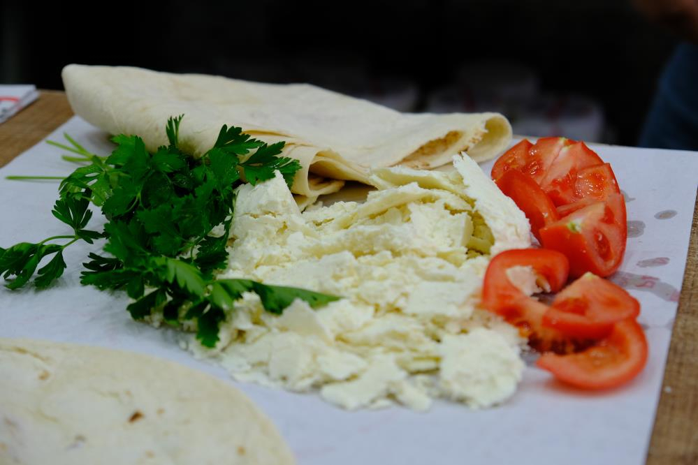 Erzincan’da sahur sofralarının vazgeçilmezi: “Tulum peyniri”