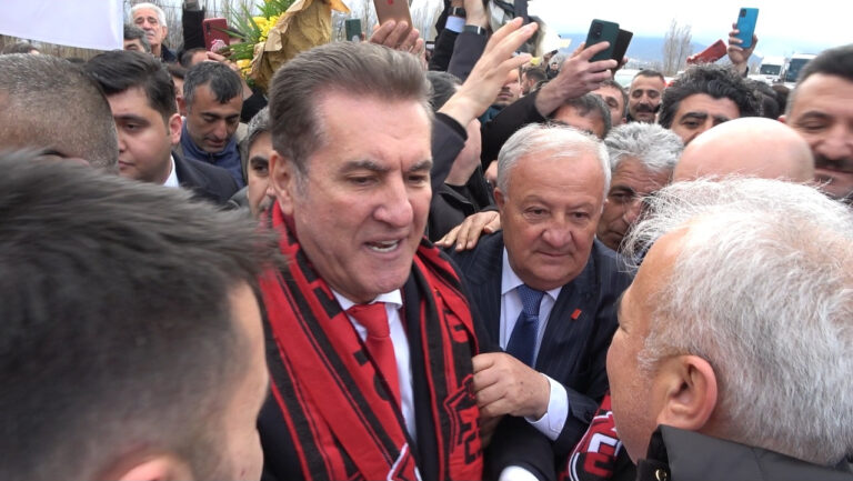 CHP Erzincan Milletvekili Adayı Mustafa Sarıgül’e Coşkulu Karşılama