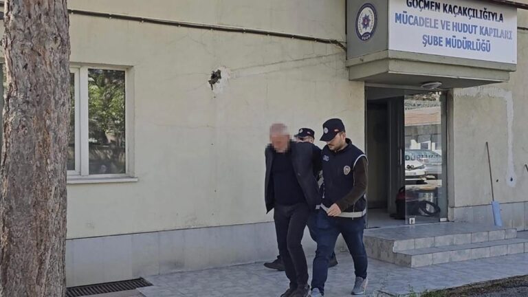 Erzincan’da araç içerisinde 8 kaçak göçmen yakalandı, şoför tutuklandı