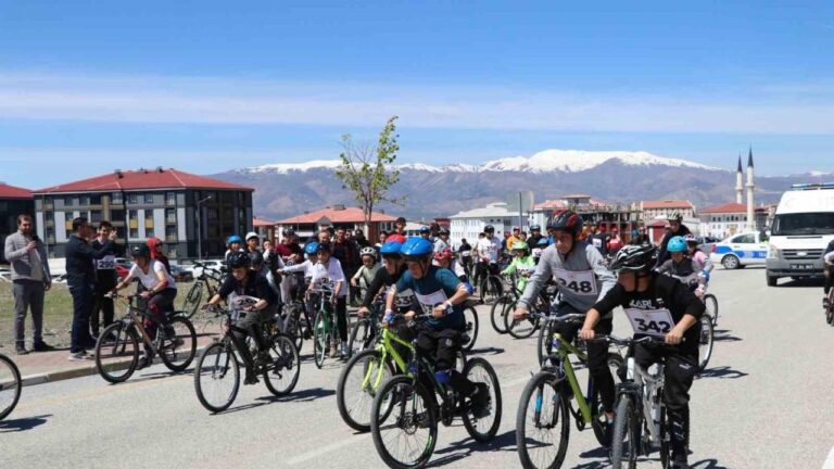 Erzincan’da bisiklet yarışmaları yapıldı