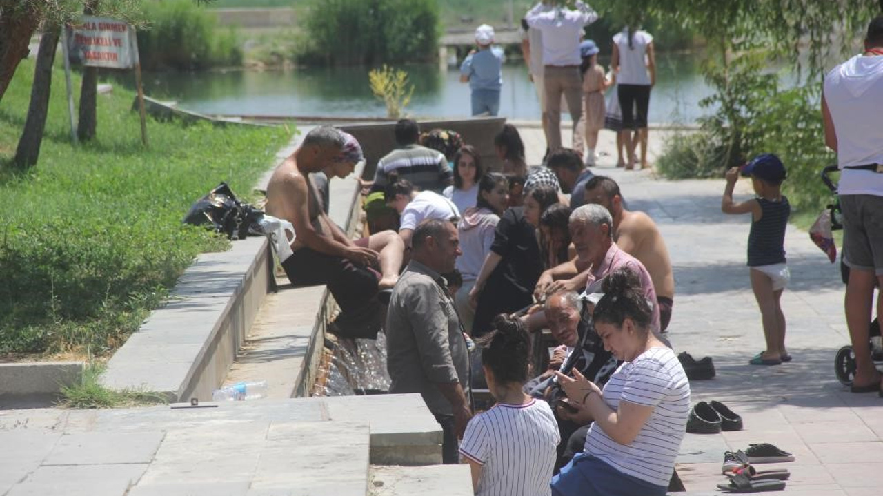 Sıcaktan bunalan vatandaşlar mesire alanlarına akın etti