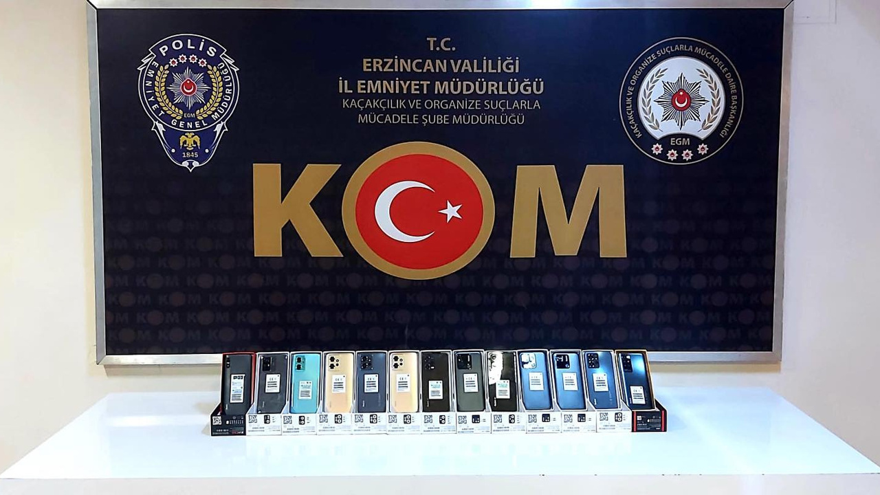 13 Adet Kaçak Cep Telefonu Ele Geçirildi