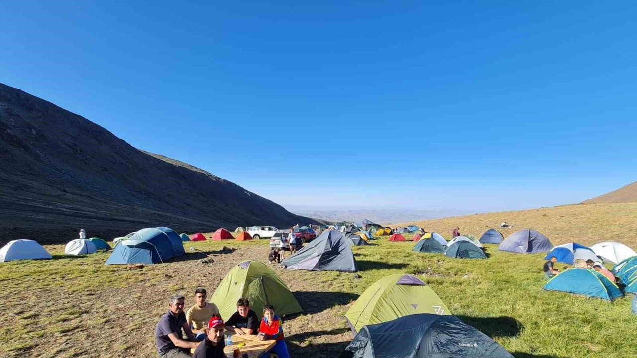 Türkiye’nin en yüksek rakımlı dağcılık şenliği Erzincan’da yapıldı