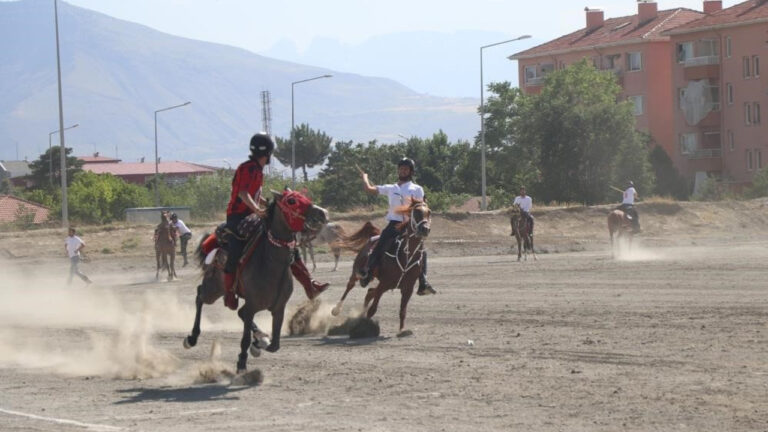 Ata sporu cirit Erzincan’da yaşatılıyor