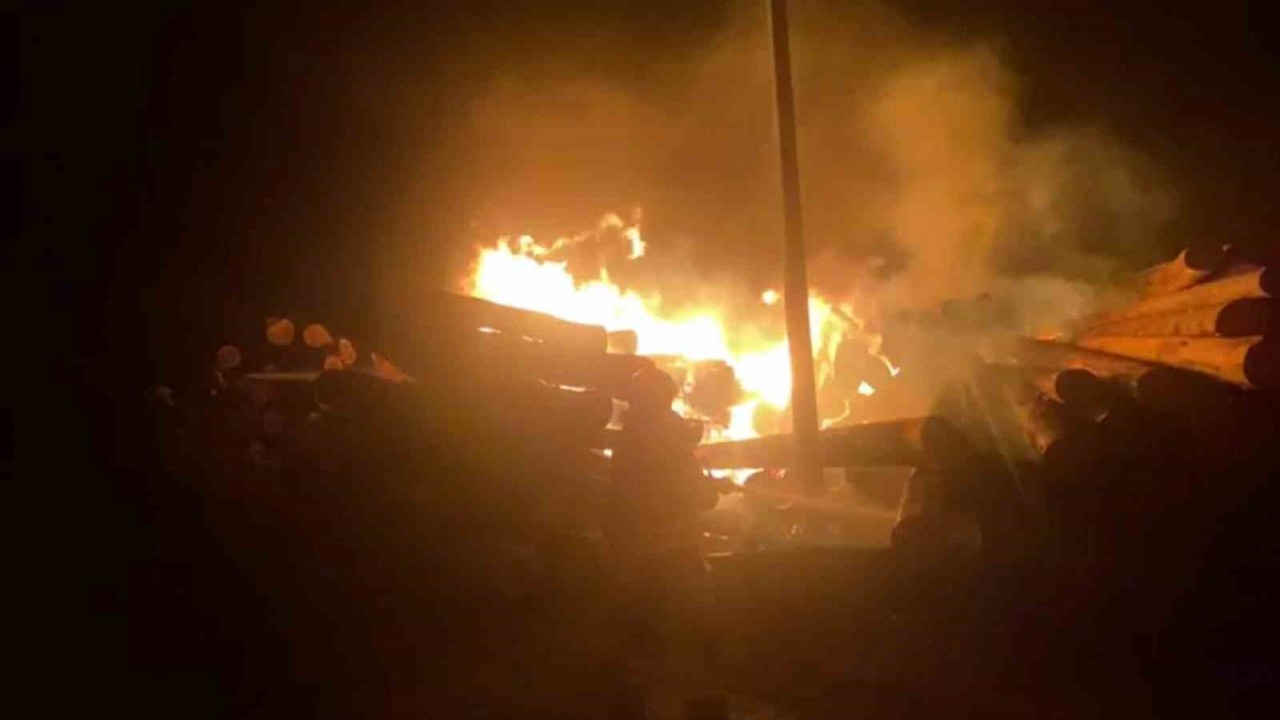 Erzincan Keresteciler Sitesinde Çıkan Yangın Söndürüldü