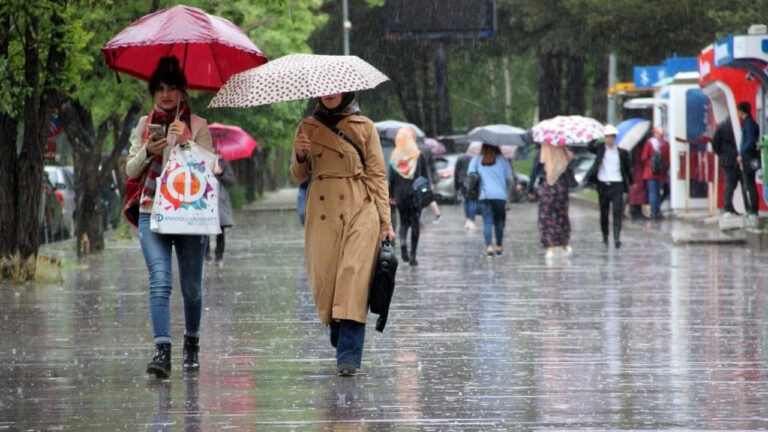 Erzincan ve çevresinde gök gürültülü sağanak yağış uyarısı