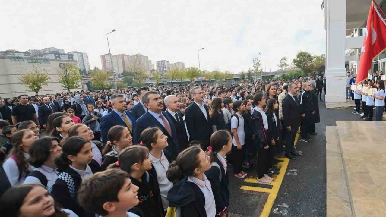 Erzincan’da Filistin için bayrak töreni ve saygı duruşu