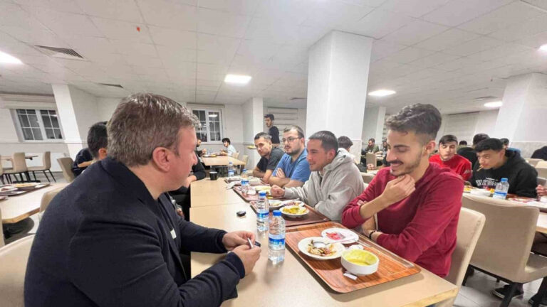 Öğrencilerden Valiye Bilet İndirimi Teşekkürü