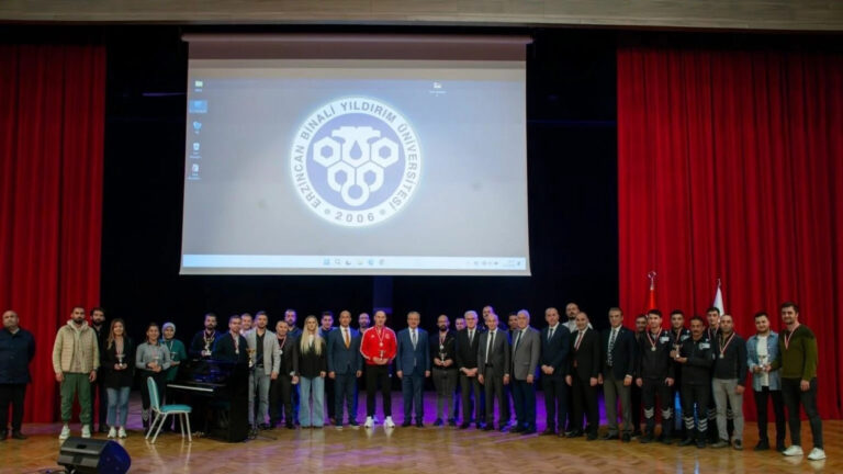 100. Yıl Müsabakalarında Kupa ve Madalyalar Sahiplerini Buldu