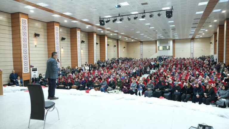 “Aile İçi İletişim” söyleşisi gerçekleştirildi