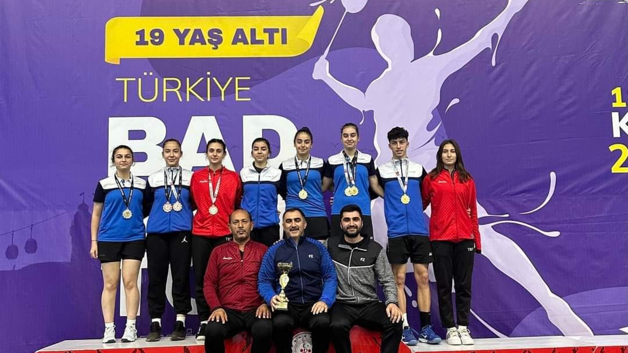 Erzincanlı Badmintoncular Samsun’dan Madalyalarla Döndüler