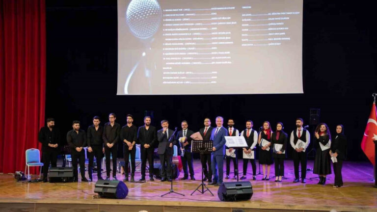 EBYÜ’de Cumhuriyetin 100. Yılında Doğu Anadolu Türküleri Konseri Düzenlendi