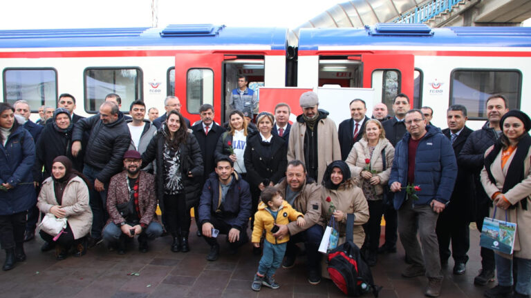 Turistik Doğu Ekspresi Erzincan’da Coşkuyla Karşılandı