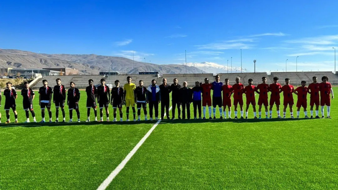EBYÜ’nün ev sahipliği yaptığı “Üniversiteler Arası Bölgesel Ligler Futbol Turnuvası” başladı