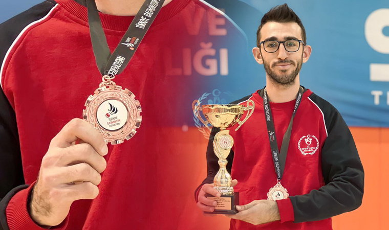 Erzincanlı badmintoncu Türkiye 3’üncüsü oldu