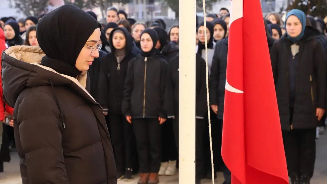 Erzincan’da Şehitler İçin Saygı Duruşunda Bulunuldu