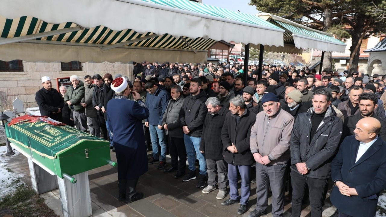 İl Tarım ve Orman Müdürü Şahin’in Annesi Son Yolculuğuna Uğurlandı