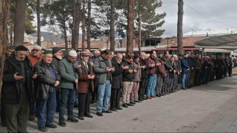 Eski Erzincan Senatörü Özen, son yolculuğuna uğurlandı