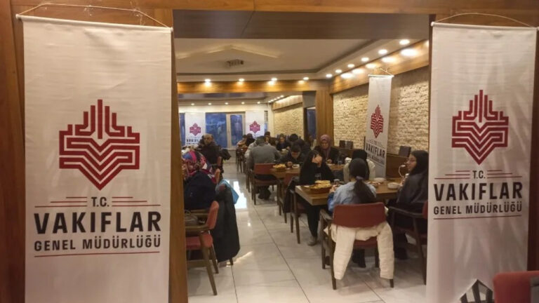 Vakıflar “Gönül Sofraları” ile Takdir Kazanıyor