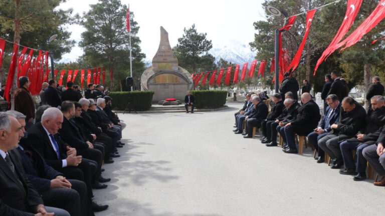 Erzincan’da deprem şehitleri anıldı