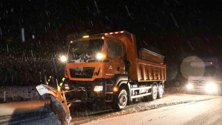 Erzincan’ın yüksek kesimlerinde kar yağışı etkili oldu