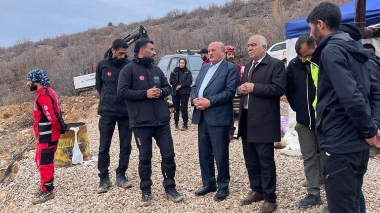 Milletvekili Karaman Madendeki Arama Çalışmalarını Takip Ediyor