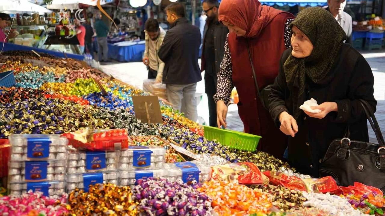 Bayram Şekerleri Tezgahlardaki Yerini Aldı