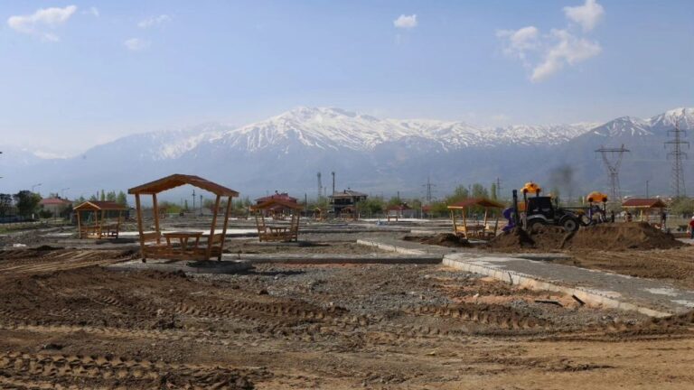 Geçit Munzur Mahallesinde Yeni Park Yapılıyor