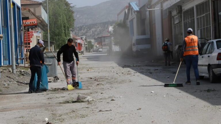 Eski Sanayi Sitesinde Temizlik Çalışması