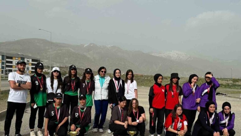 Tercan Anadolu Lisesi Kızları Bocce’de Erzincan Birincisi Oldu