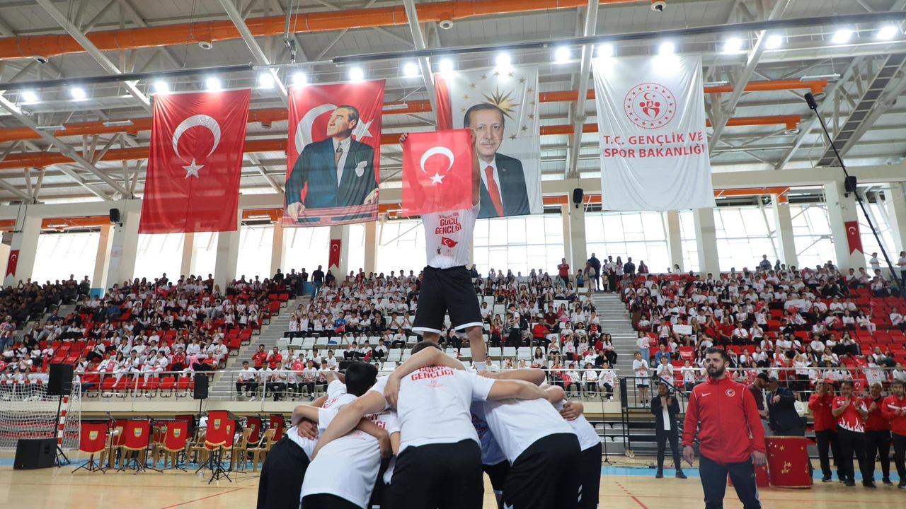 19 Mayıs Atatürk’ü Anma, Gençlik ve Spor Bayramı Coşkuyla Kutlandı