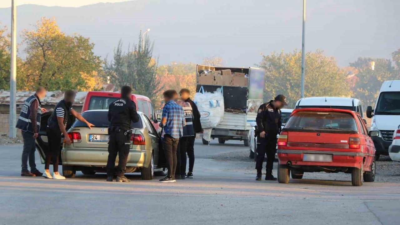 Erzincan’da Toplam 18 Yıl Kesinleşmiş Hapis Cezası Bulunan 15 Aranan Şahıs Yakalandı