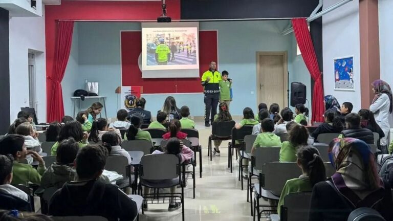 Erzincan’da 6 bin 908 öğrenciye trafik güvenliği eğitimi verildi