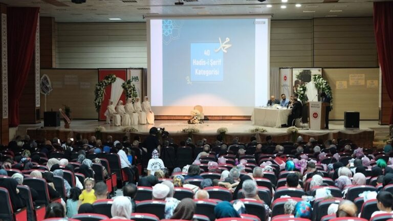 Ezbere Hadis-İ Şerif Metin ve Mana Okuma Yarışması düzenlendi