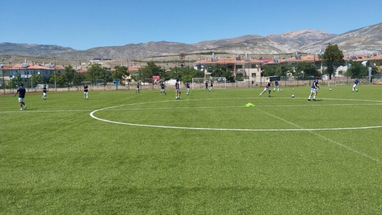 17 Yaş Altı Türkiye Futbol Şampiyonası Erzincan’da başladı