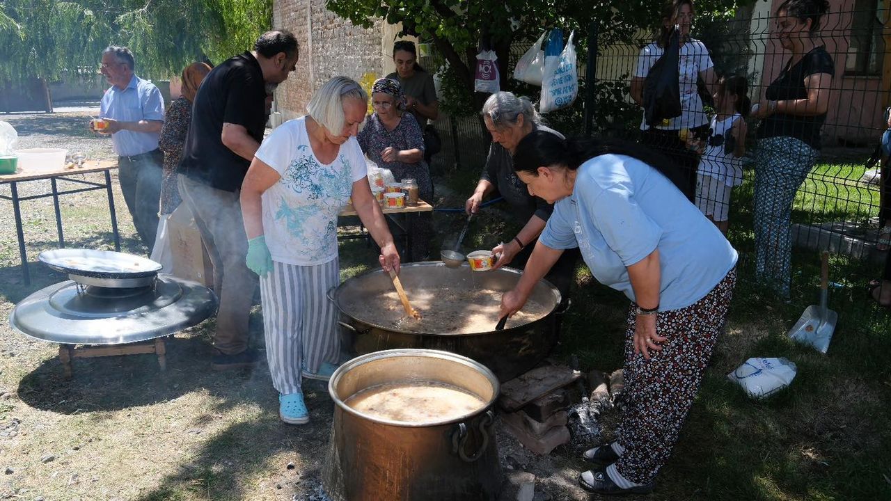 Barbaros Mahallesinde Aşure Günü Programı Düzenlendi