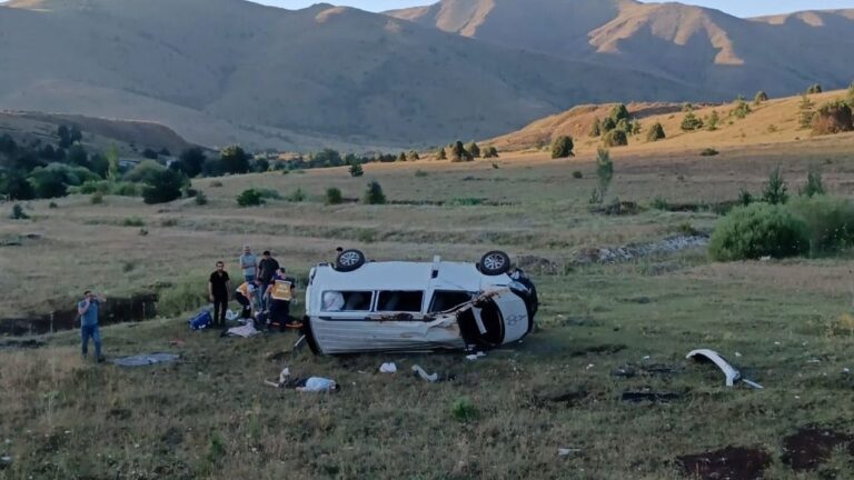 Erzincan’da trafik kazası: 1 ölü, 6 yaralı