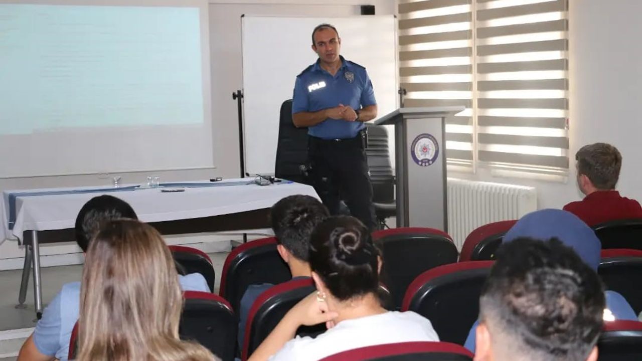 Polis Vazife Ve Salahiyetleri Kanunu Eğitimi Verildi