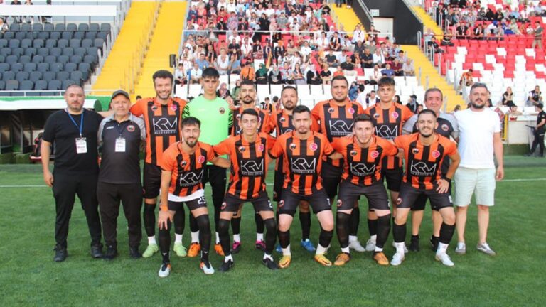 Şampiyon Karadağspor