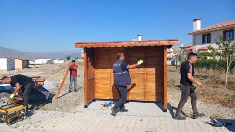 Kapalı Otobüs Durakları Üretimi Devam Ediyor