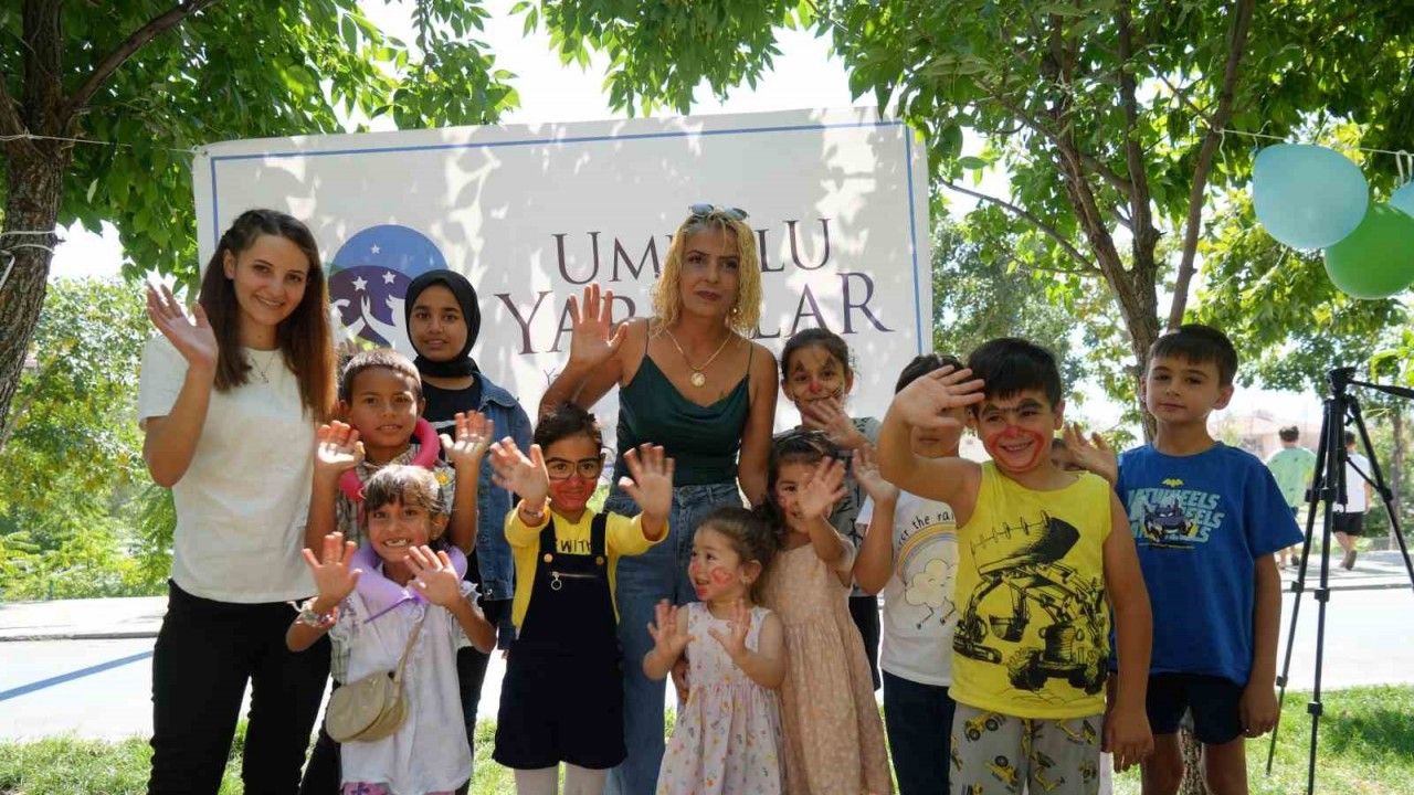 Minikler İçin Düzenlenen Etkinlik Renkli Anlara Sahne Oldu