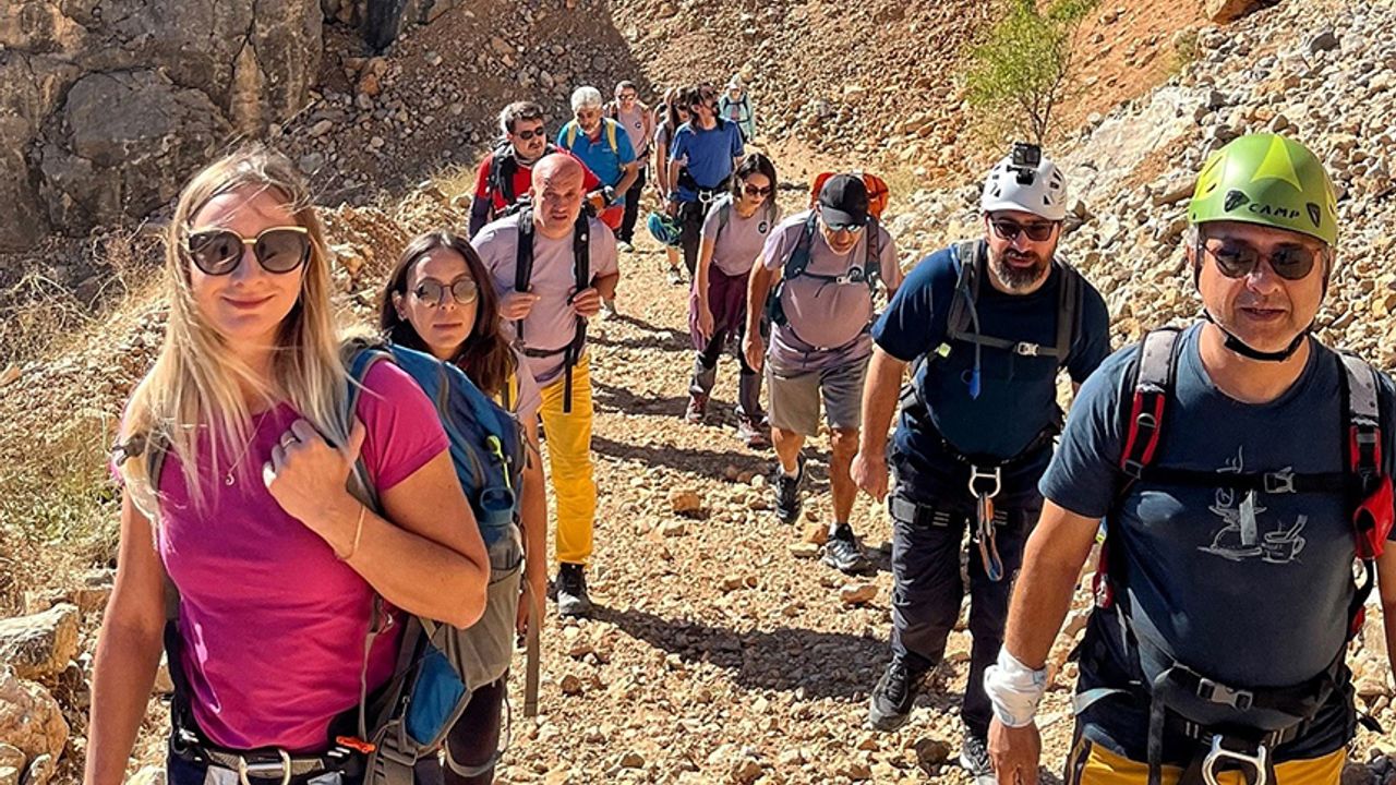 Dağcılar Kemaliye’de tırmanış gerçekleştirdi