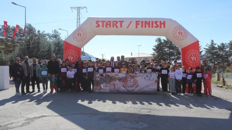 Üzümlü’ de 29 Ekim Cumhuriyet Kupası Koşusu Düzenlendi