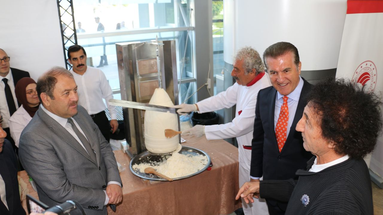 Erzincan’da Tulum Peyniri Dönerine Yoğun İlgi