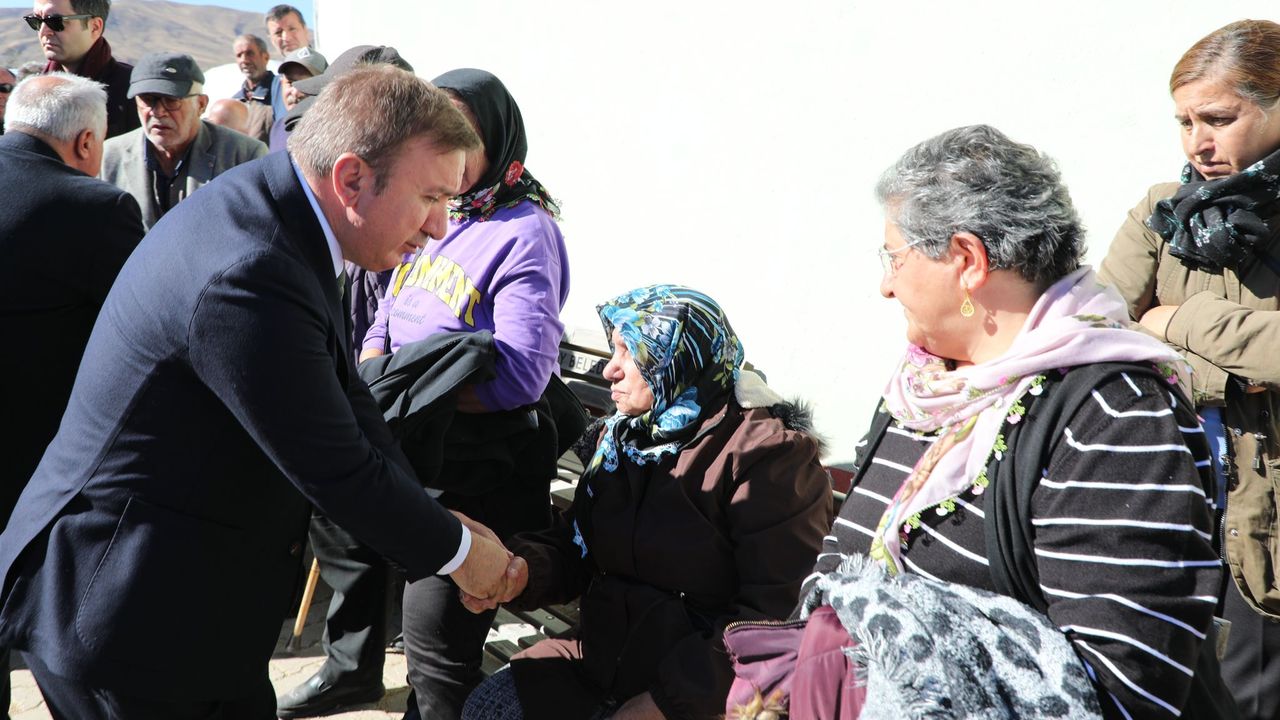 Trafik Kazasında Hayatını Kaybeden Aksoy Ailesine Taziye Ziyareti