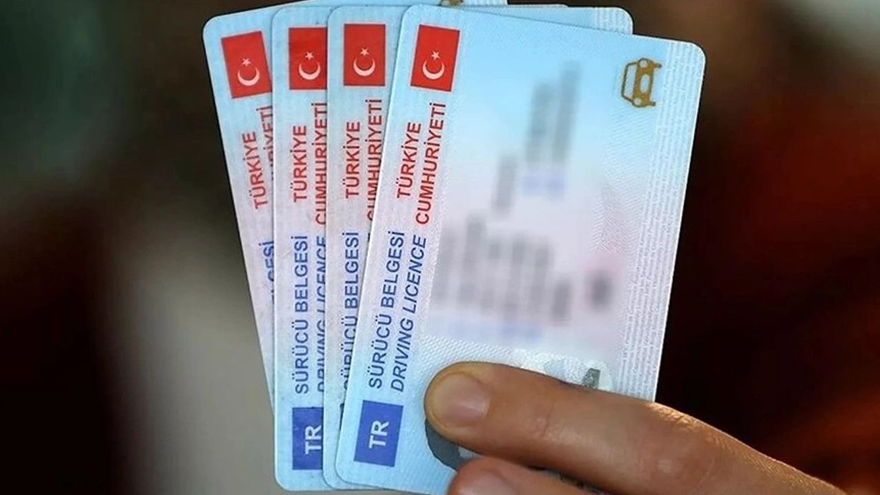 Nüfus Müdürlüğünden Eski Tip Sürücü Belgesi Uyarısı