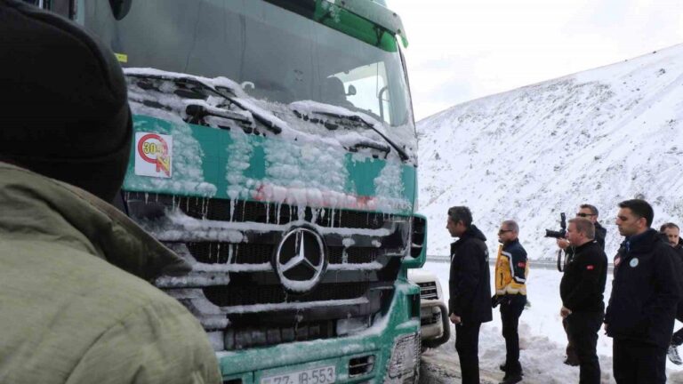 Erzincan’da Kapanan Şehirlerarası Yollar Ulaşıma Açıldı