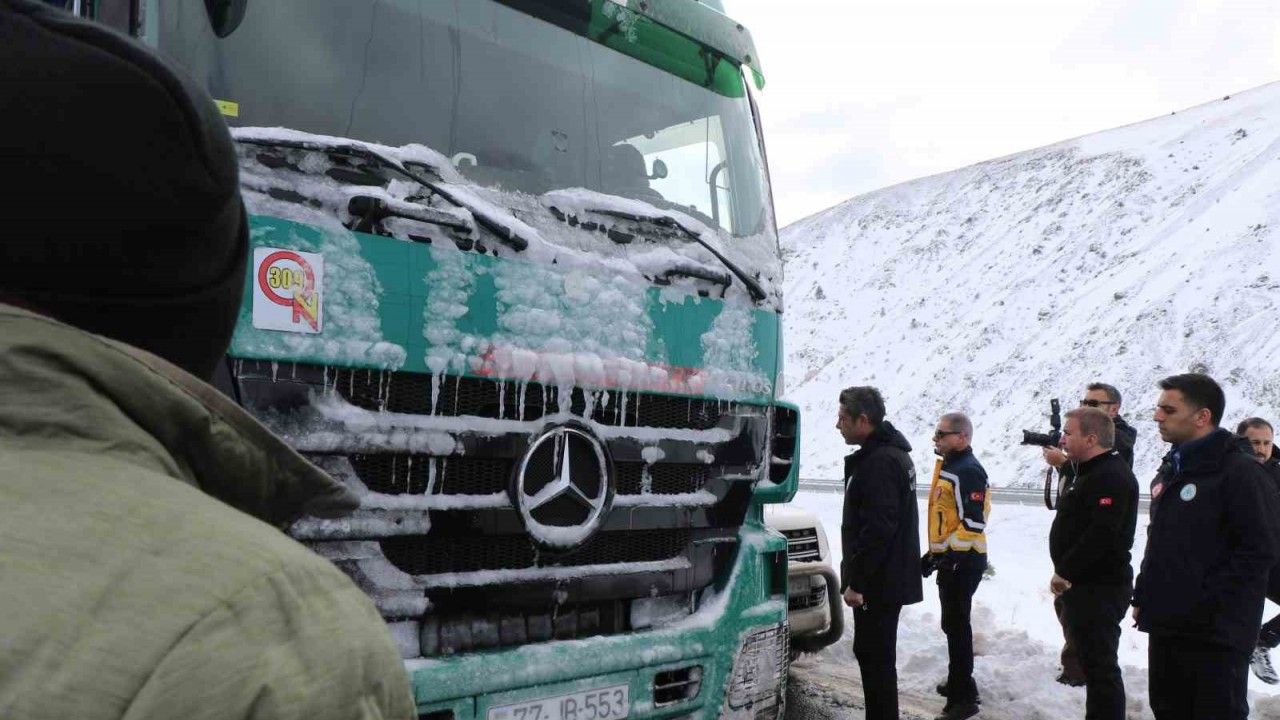 Erzincan’da Kapanan Şehirlerarası Yollar Ulaşıma Açıldı